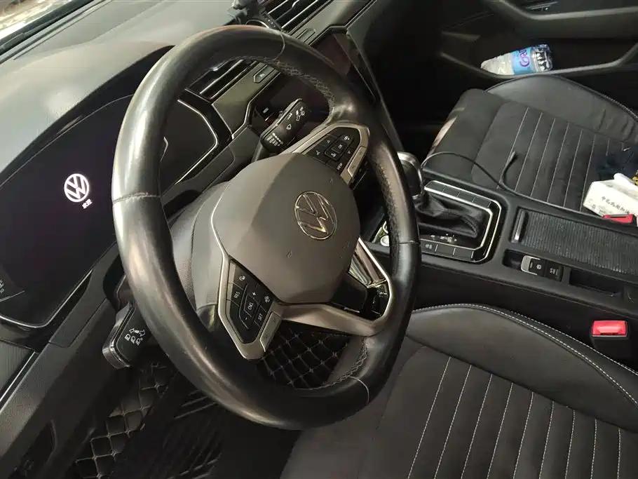 Volkswagen Magotan 2020 330TSI DSG Luxury фото 15