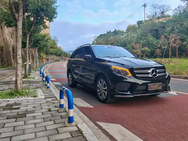 MERCEDES-BENZ GLE
