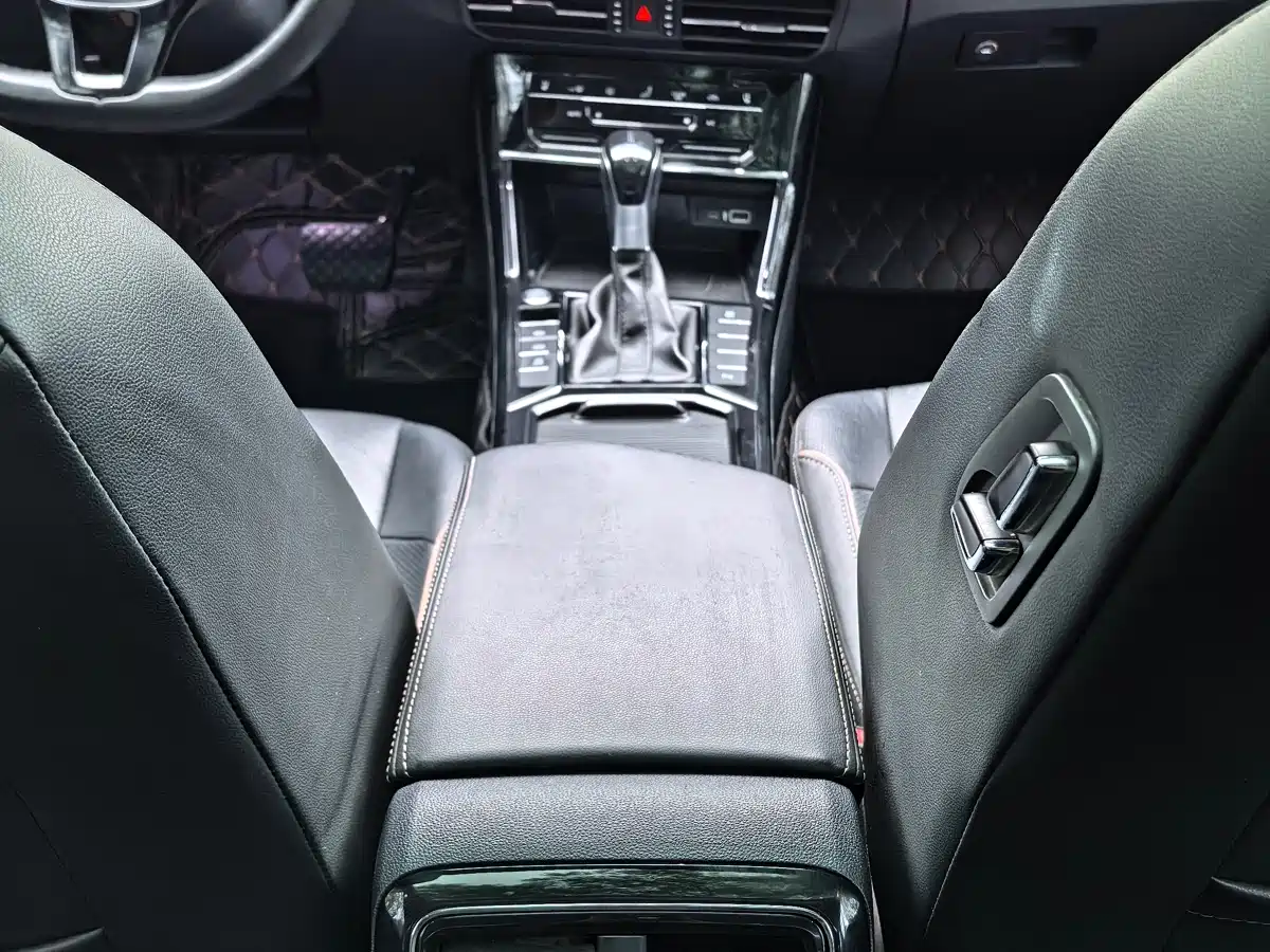 Volkswagen Passat 2021 Model 330TSI Luxury Edition фото 15