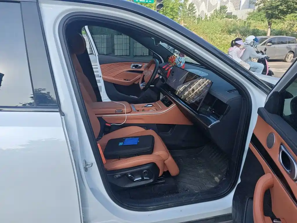 Nezha Auto Nezha L 2024 2024 Extended Range 310 Flash Charge Red Edition