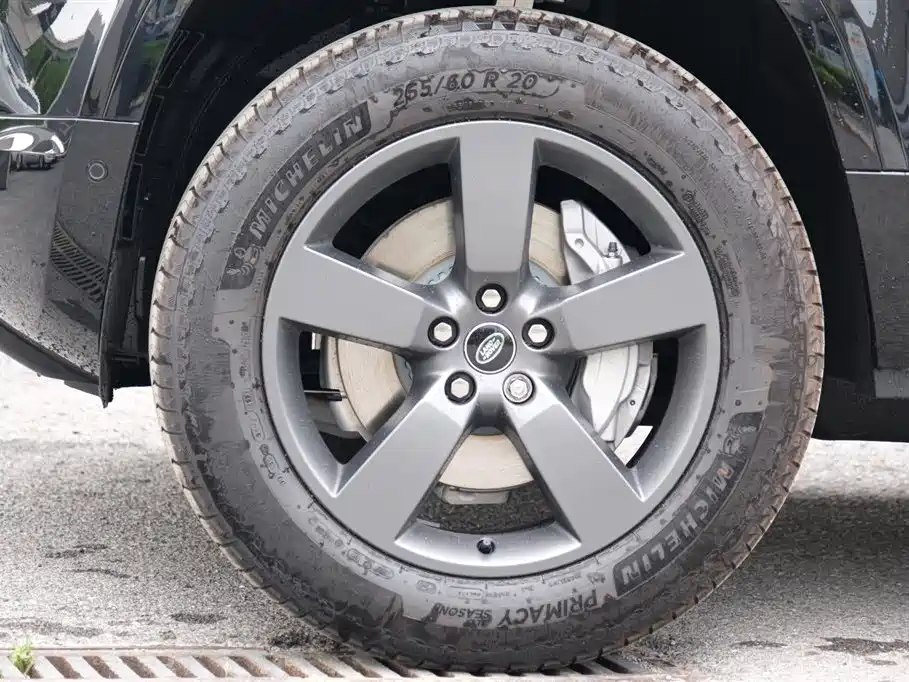 Land Rover Defender 2025 90 3.0T P400 X-Dynamic HSE фото 8