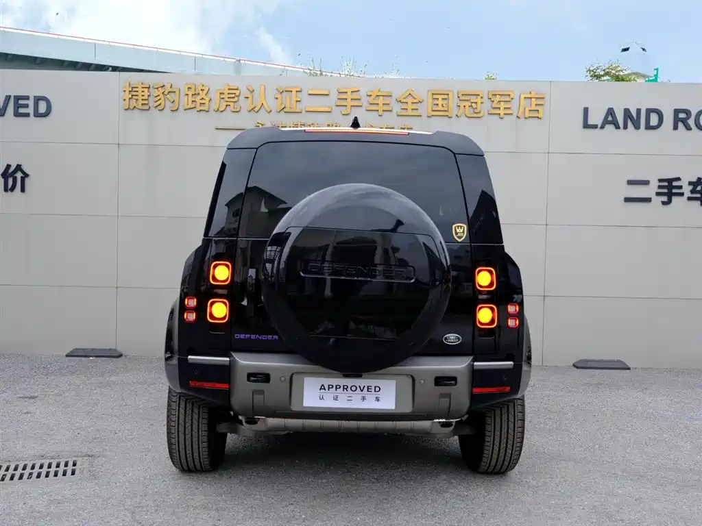 Land Rover Defender 2025 90 3.0T P400 X-Dynamic HSE фото 5