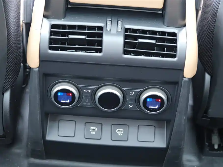 Land Rover Defender 2025 90 3.0T P400 X-Dynamic HSE фото 20