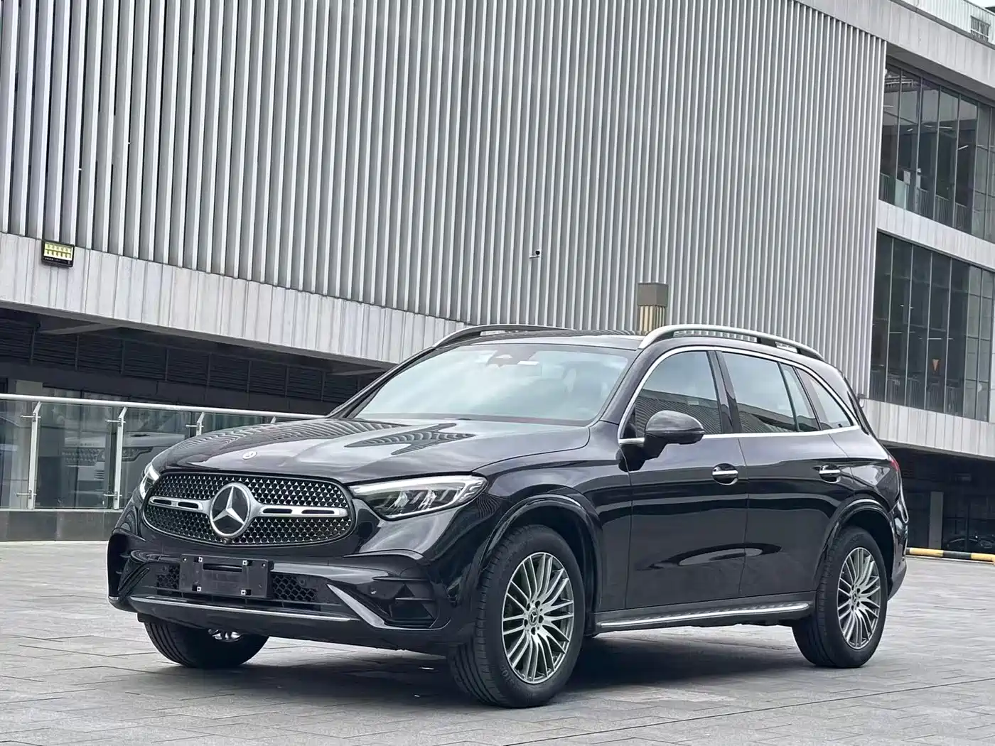 Mercedes-Benz GLC 2023 GLC 300 L 4MATIC Sport 5-Seater