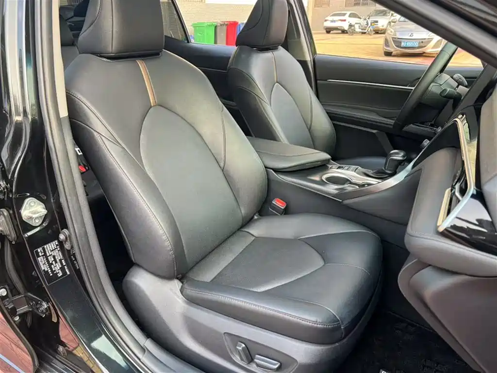 Toyota Camry 2021 2.5G Luxury Edition фото 16