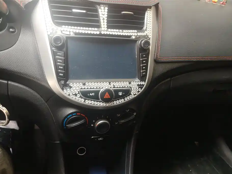 Hyundai Reina 2014 1.4L Manual GLX фото 13