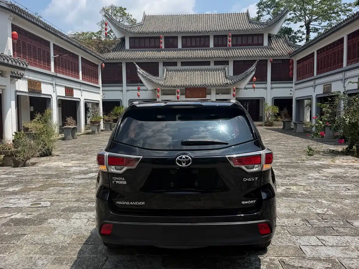 Toyota Highlander 2015 2.0T AWD Luxury Edition 7-seater фото 4