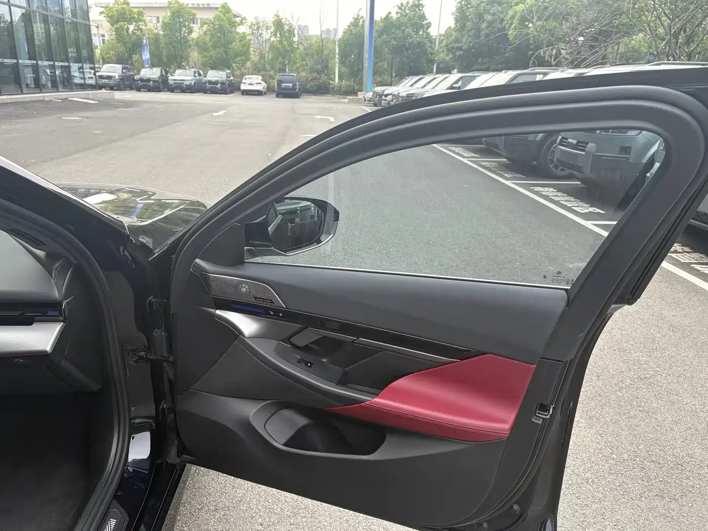 BMW 5 Series (Import) 2024 Model 525i M Sport Package фото 9