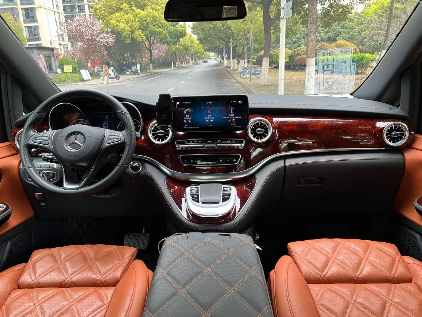 Mercedes-Benz V-Class 2022 V 260 L Long Wheelbase Luxury Edition фото 3