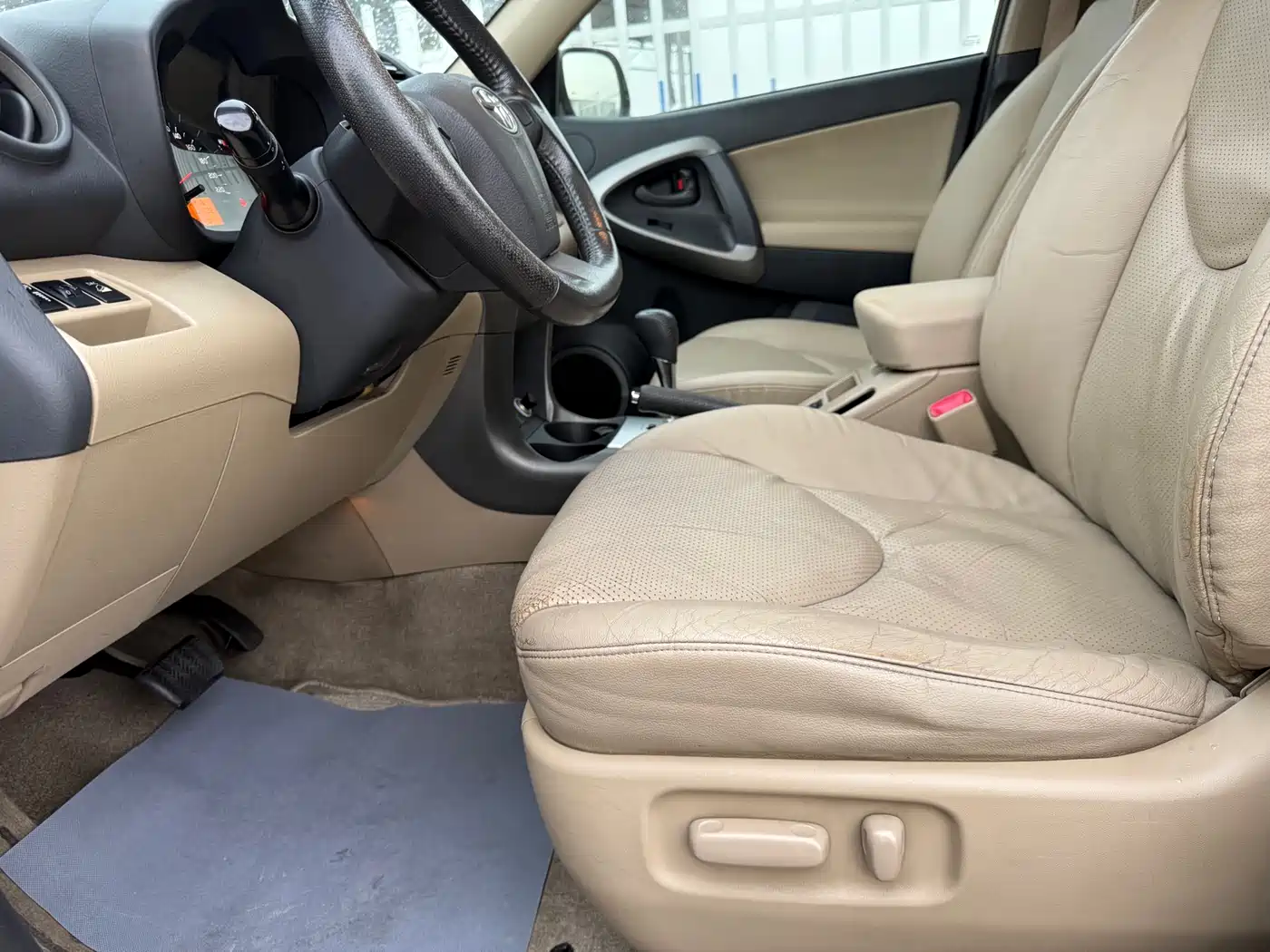Toyota RAV4 Rongfang 2013 Special Edition 2.0L Auto Elite фото 7