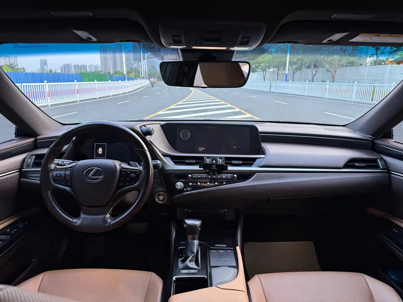 Lexus ES 2021 200 Excellence Edition фото 13