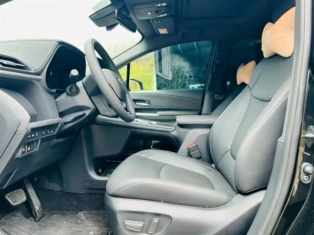 Toyota Granvia 2026 Model 2.5L Hybrid Premium PLUS Edition фото 4