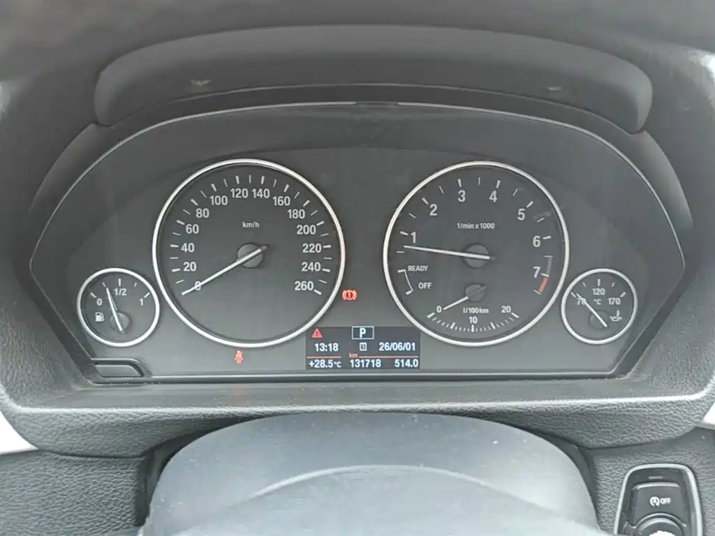 BMW 3 Series GT 2013 Model 320i Leading фото 12