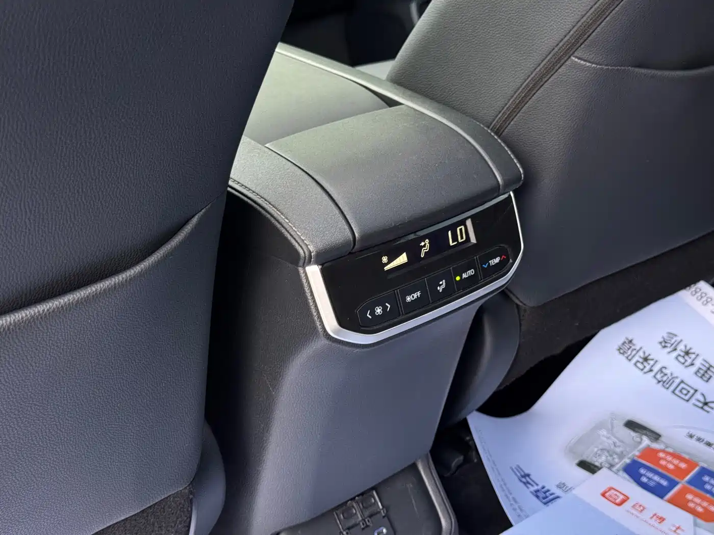 Toyota Highlander 2022 Model Dual Engine 2.5L 4WD Premium Edition 7-Seater фото 24