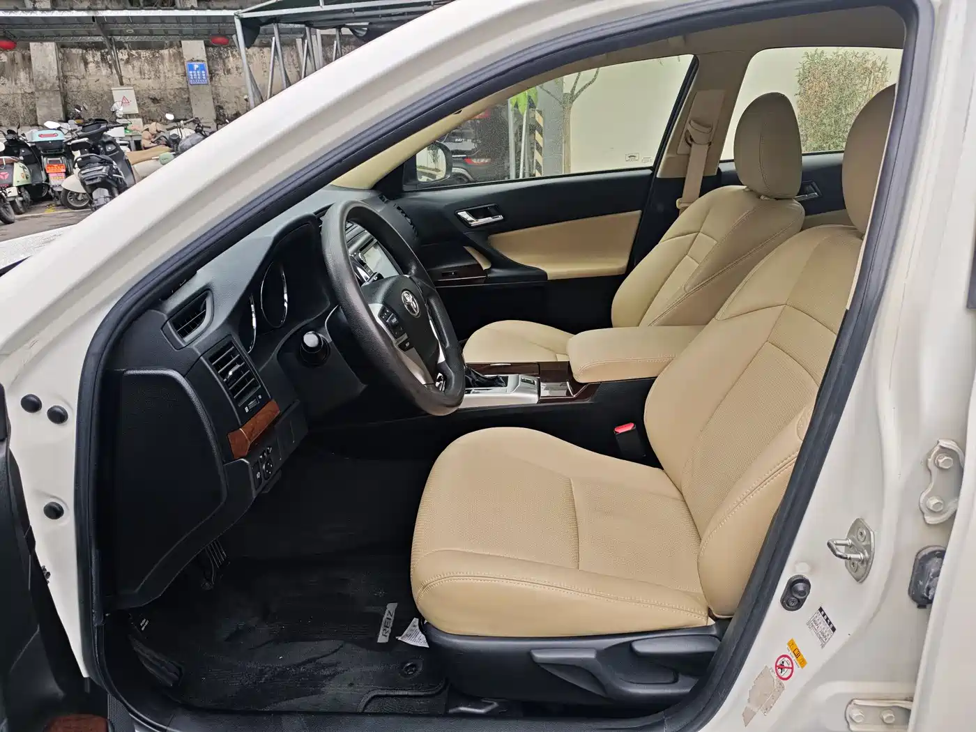 Toyota Reiz 2013 2.5S Elite Edition фото 6