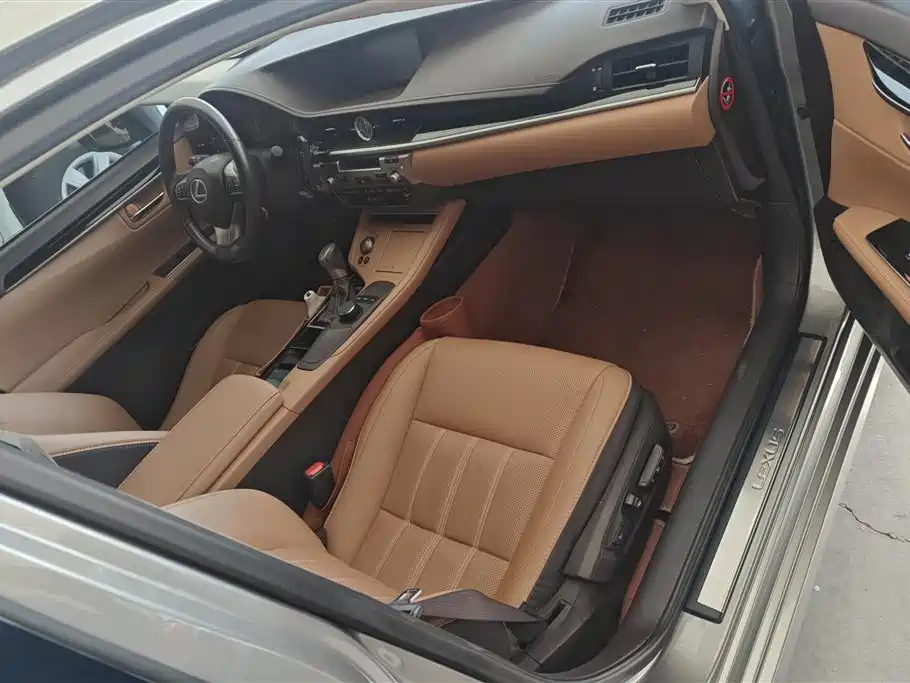 Lexus ES 2015 200 Elite Edition фото 8