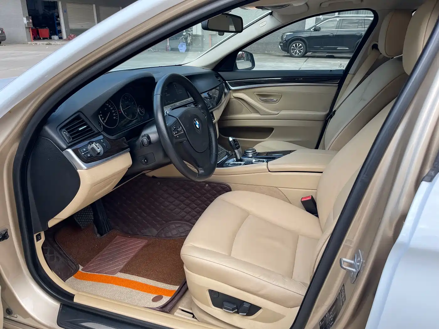 BMW 5 Series 2013 525Li Luxury фото 9