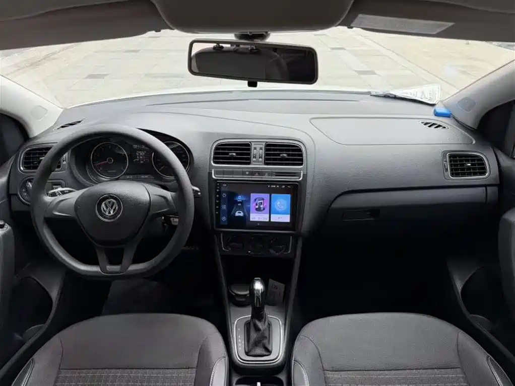 Volkswagen Polo 2014 1.4L Automatic Comfort Edition фото 8