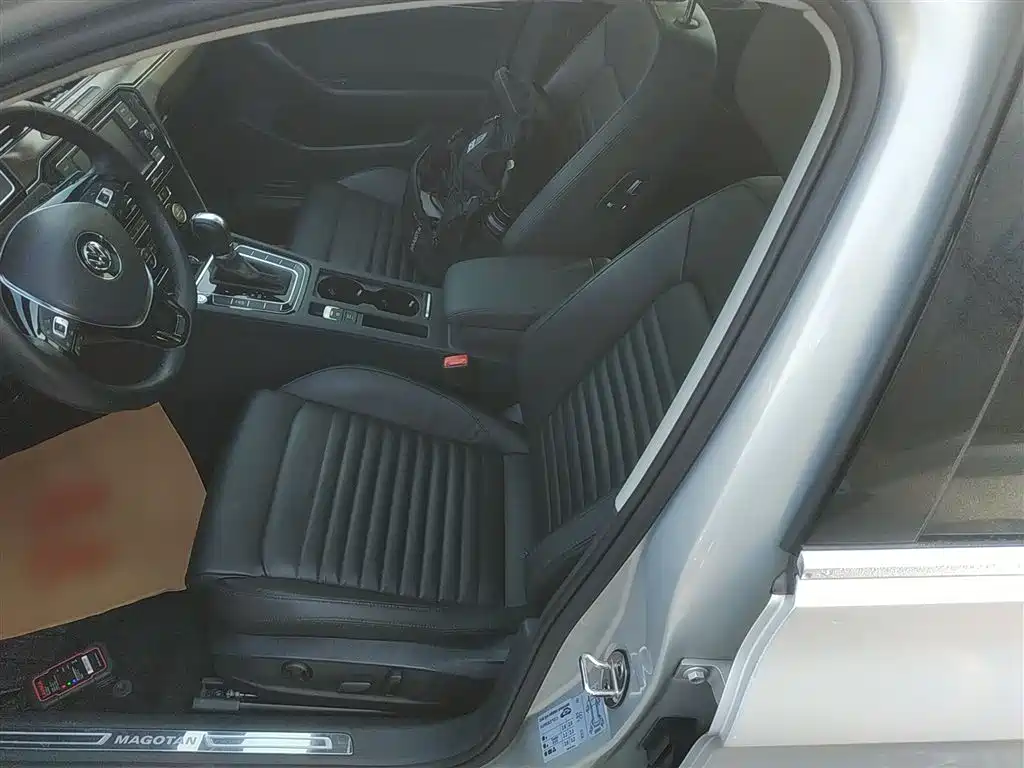 Volkswagen Magotan 2018 Facelift 330TSI DSG Luxury фото 7