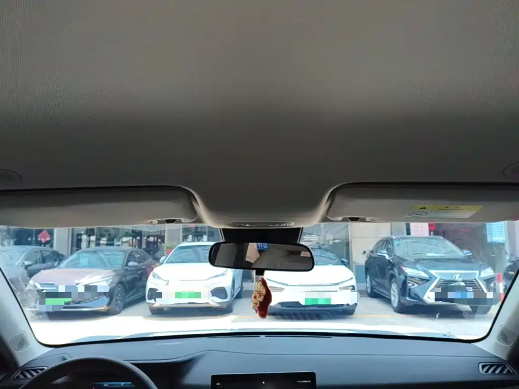 BYD Yuan UP 2024 401KM Vitality Edition фото 18
