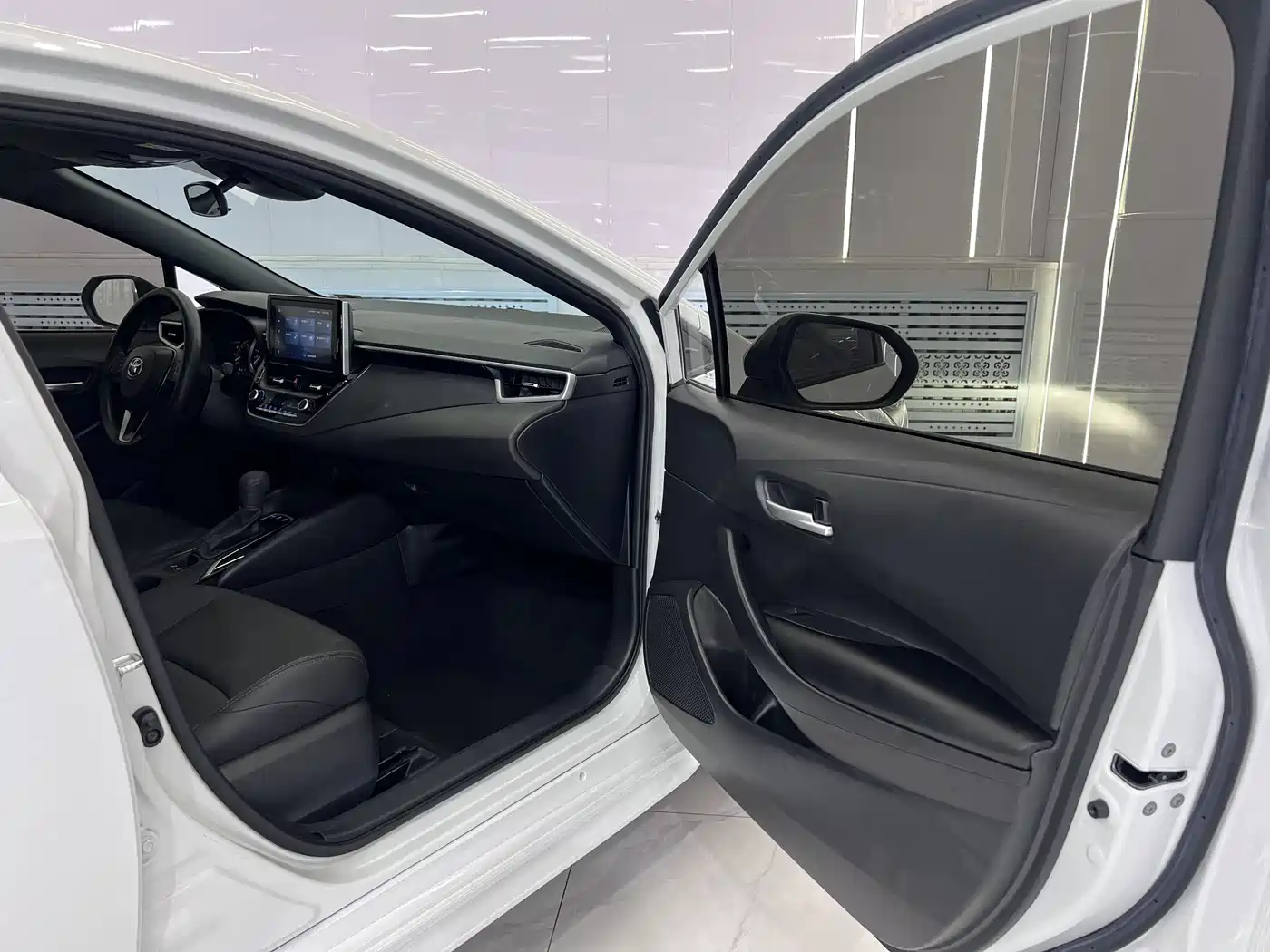Toyota Levin 2022 185T CVT Luxury Edition фото 18