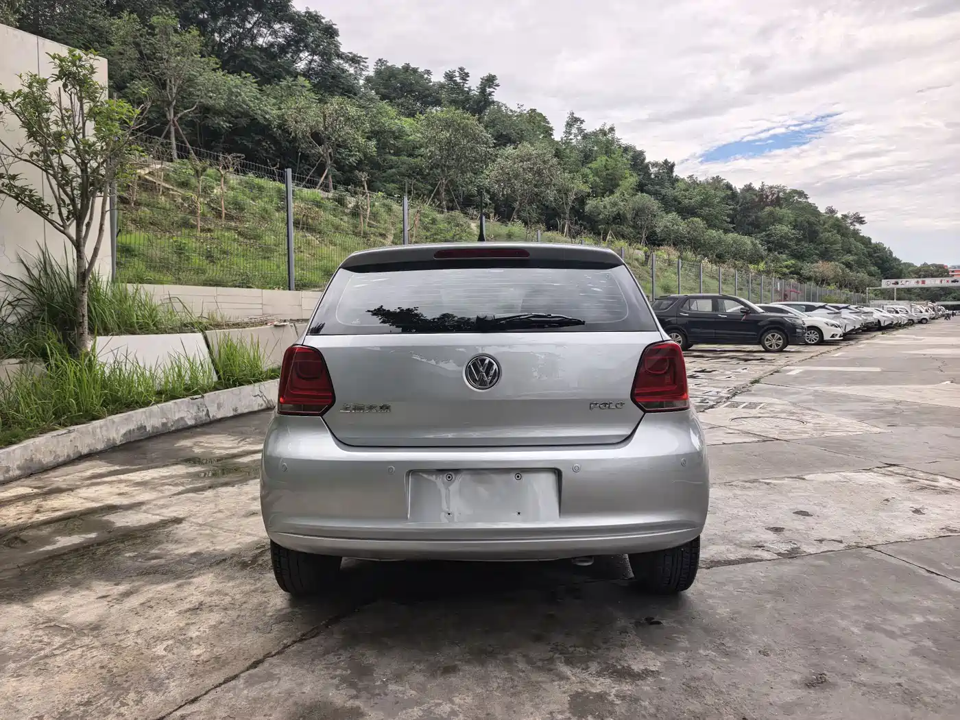 Volkswagen Polo 2013 1.4L Manual Trend Edition фото 6