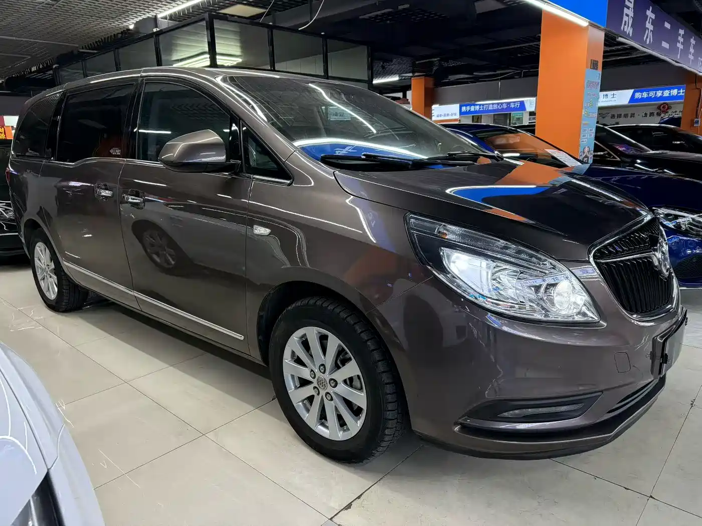 Buick GL8 2017 25S Luxury China V фото 3