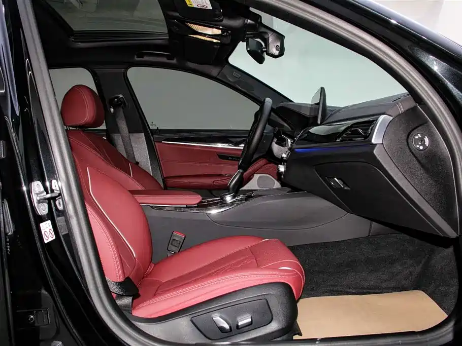 BMW 5 Series 2023 530Li Leading M Sport Package фото 19