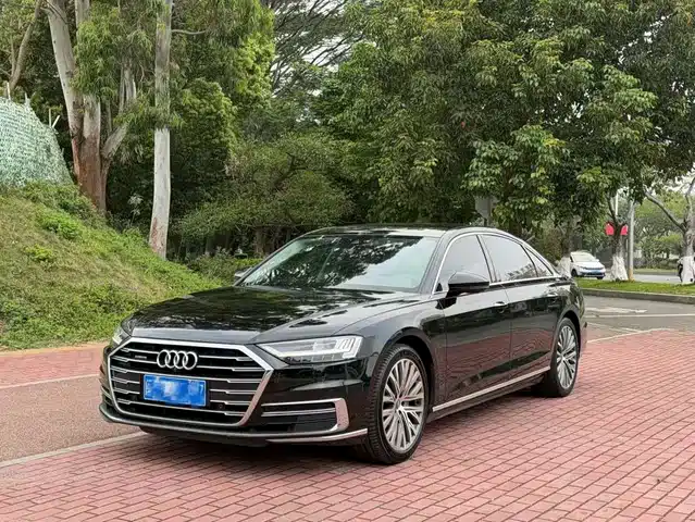 AUDI A8