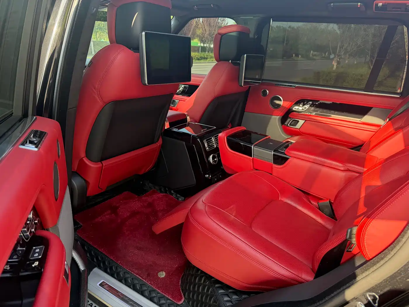 Land Rover Range Rover 2020 3.0 L6 Supreme Creation Extended Version фото 8