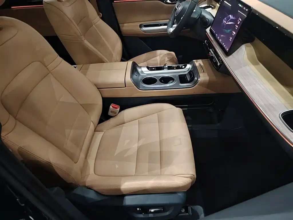 GAC Trumpchi Trumpchi E8 NEV 2024 Model 150km MAX фото 25