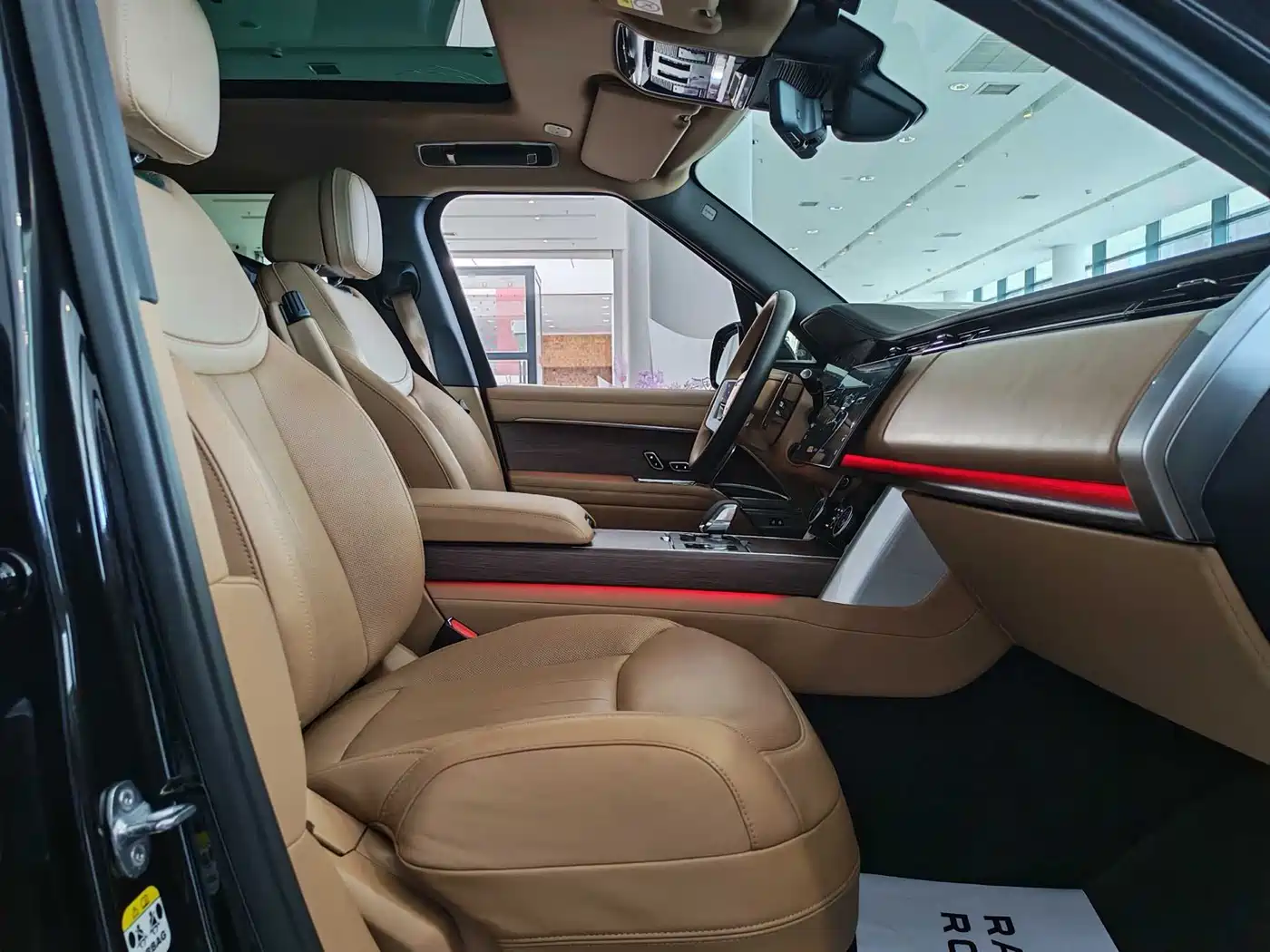 Land Rover Range Rover 2023 3.0 L6 400PS Genesis Extended Version фото 21