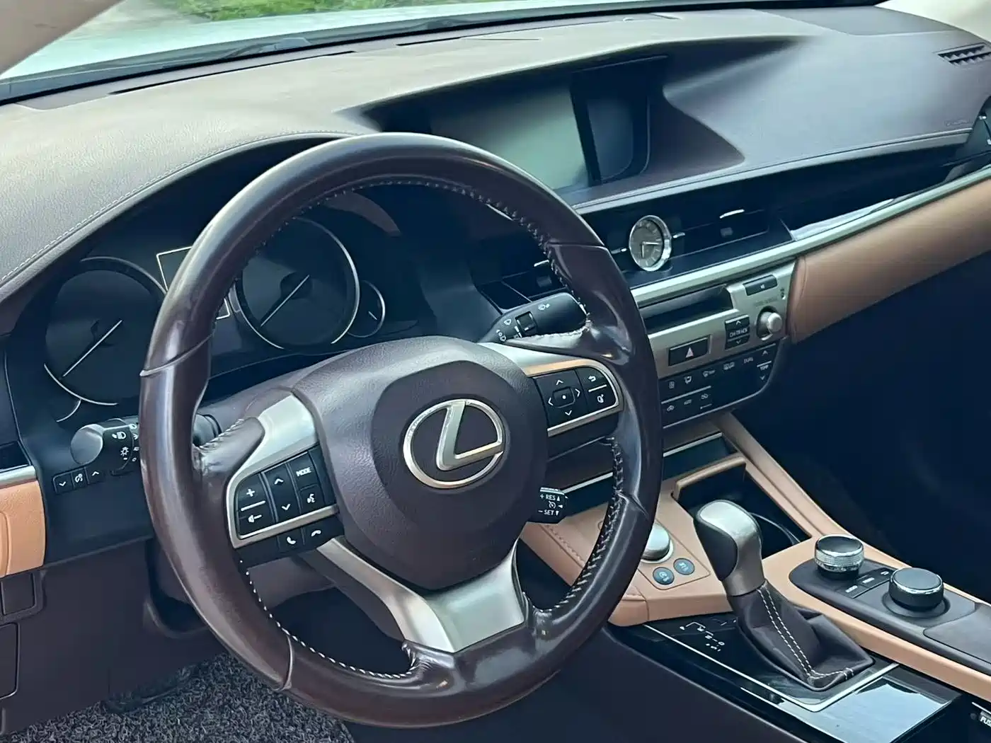 Lexus ES 2015 200 Comfort Edition фото 5