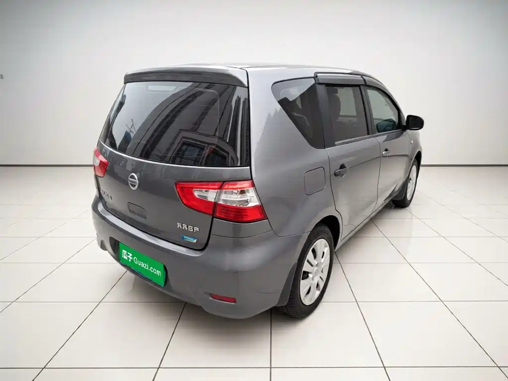 Фото 13 - Nissan Livina