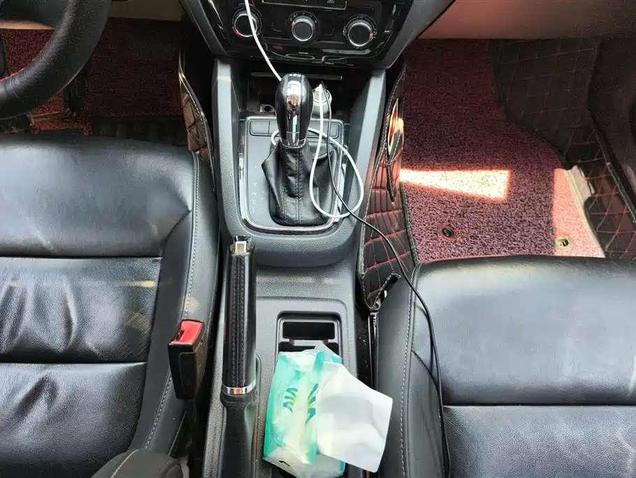 Volkswagen Sagitar 2015 230TSI Automatic Comfort фото 16