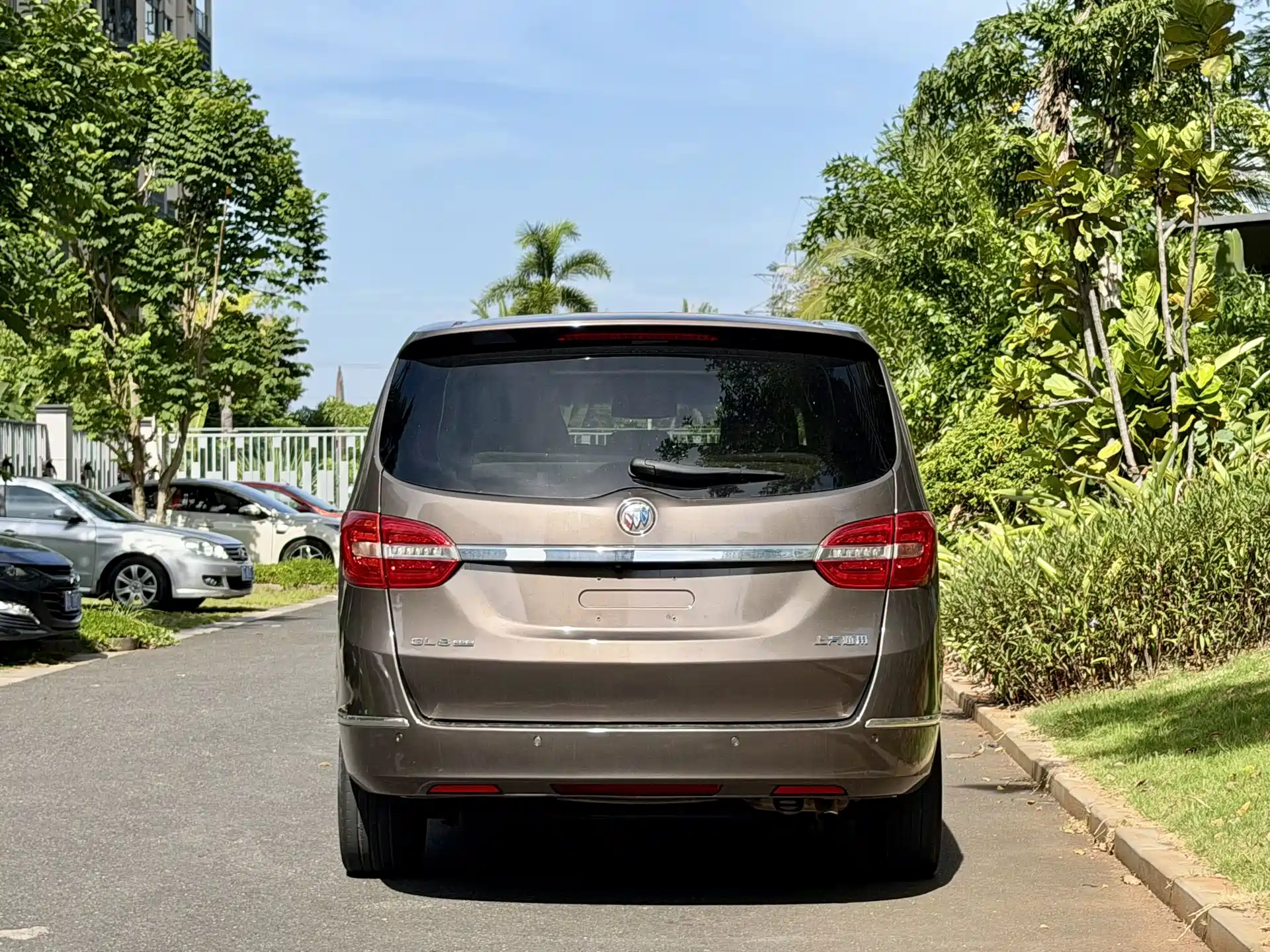 Фото 8 - Buick GL8