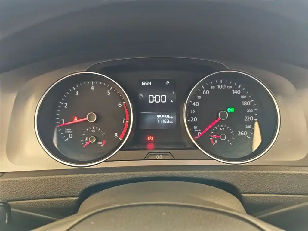 Volkswagen Golf 2015 1.6L Automatic Fashion фото 12