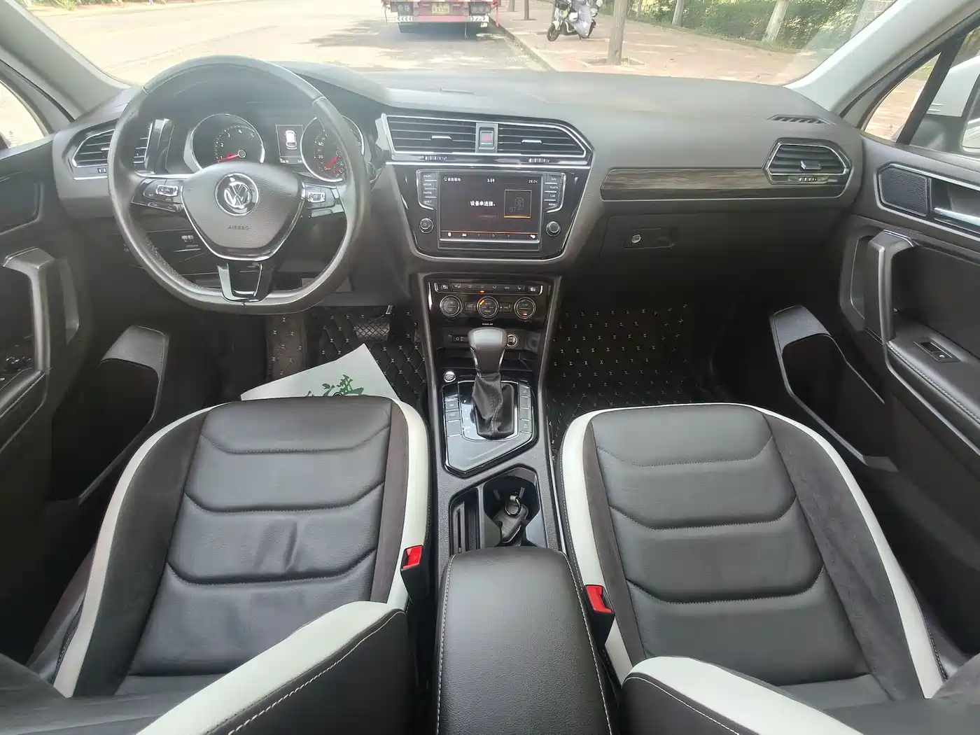Volkswagen Tiguan L 2017 330TSI Automatic 2WD Luxury Edition фото 4