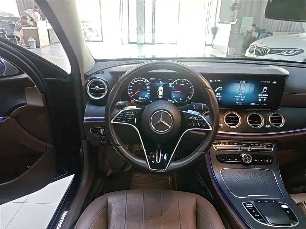 Mercedes-Benz E-Class 2023 E 300 L Fashion фото 11