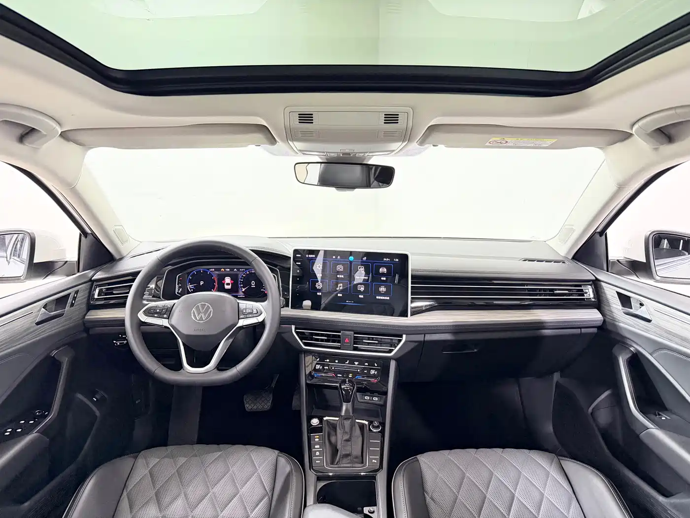 Volkswagen Sagitar 2023 Model Year 280TSI DSG Surpass Edition фото 11
