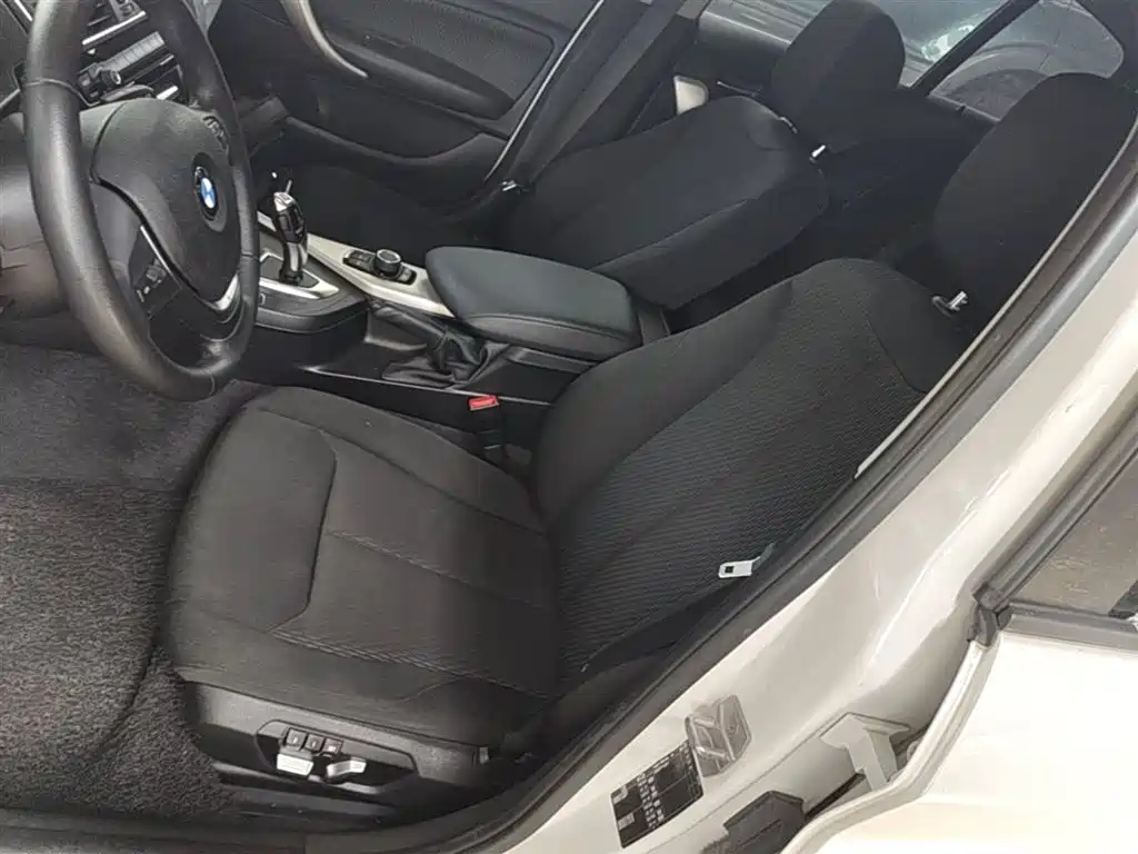 BMW 1 Series (Import) 2016 120i Leading Model фото 15
