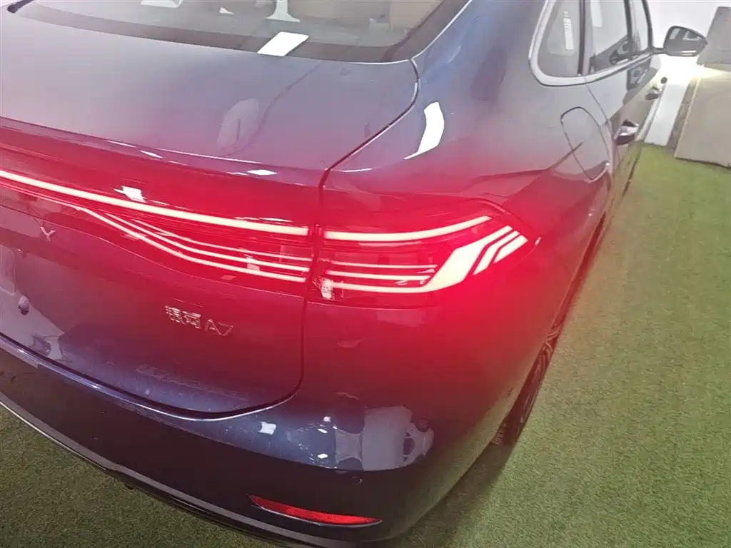 Geely Galaxy Galaxy A7 2025 EM-i фото 8