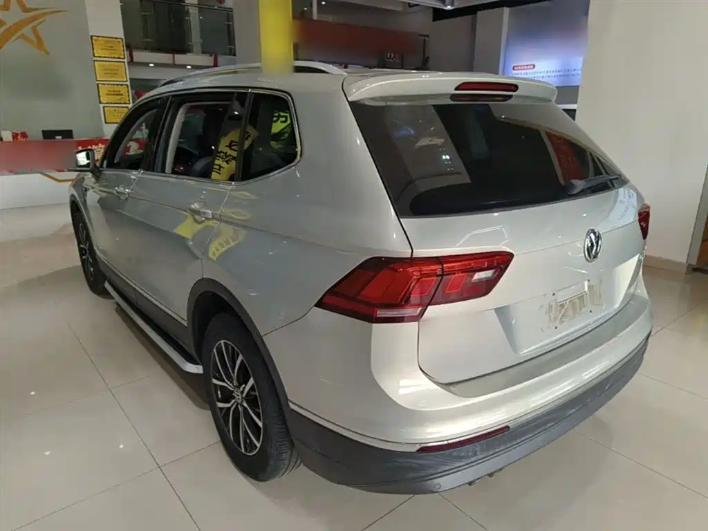 Volkswagen Tiguan L 2017 330TSI Automatic 2WD Luxury Edition фото 5