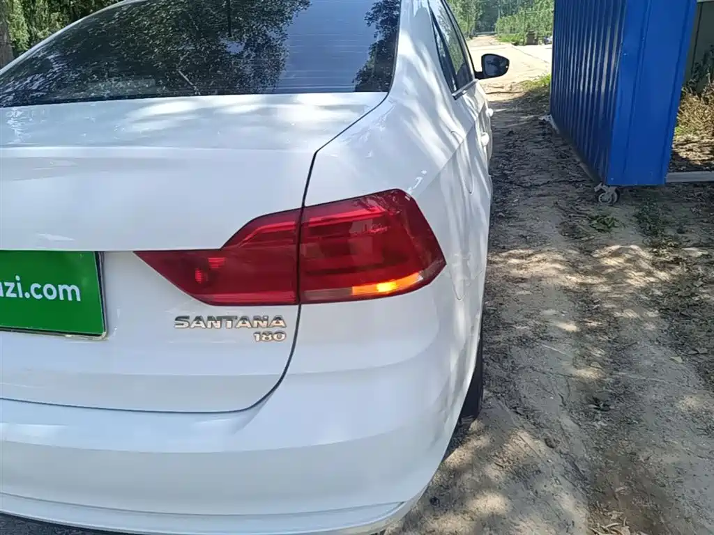 Volkswagen Santana 2016 1.6L Manual Trend Edition фото 8