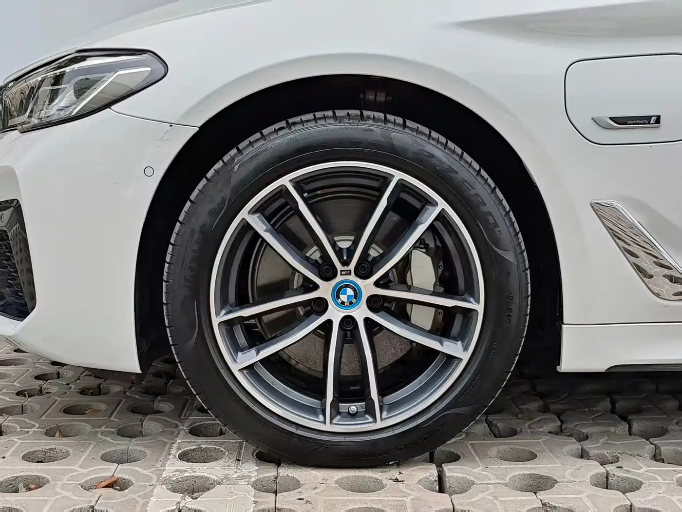 BMW 5 Series New Energy 2022 Facelift II 535Le Pioneer Edition M Sport Package фото 4