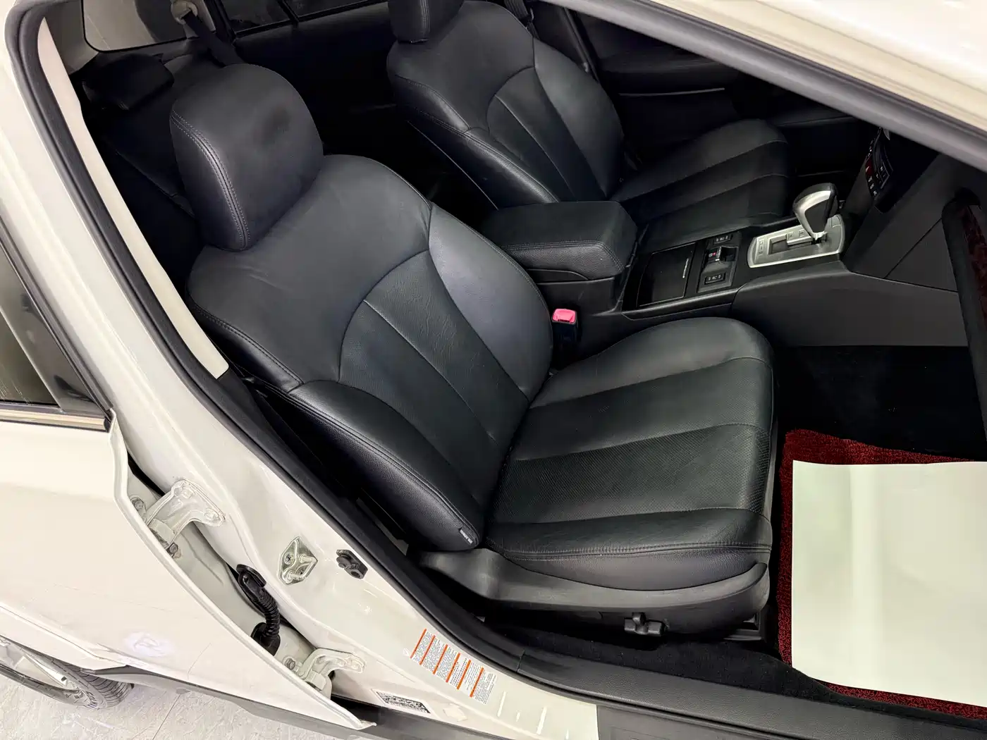 Subaru Outback 2013 2.5i Luxury Navigation Edition фото 17