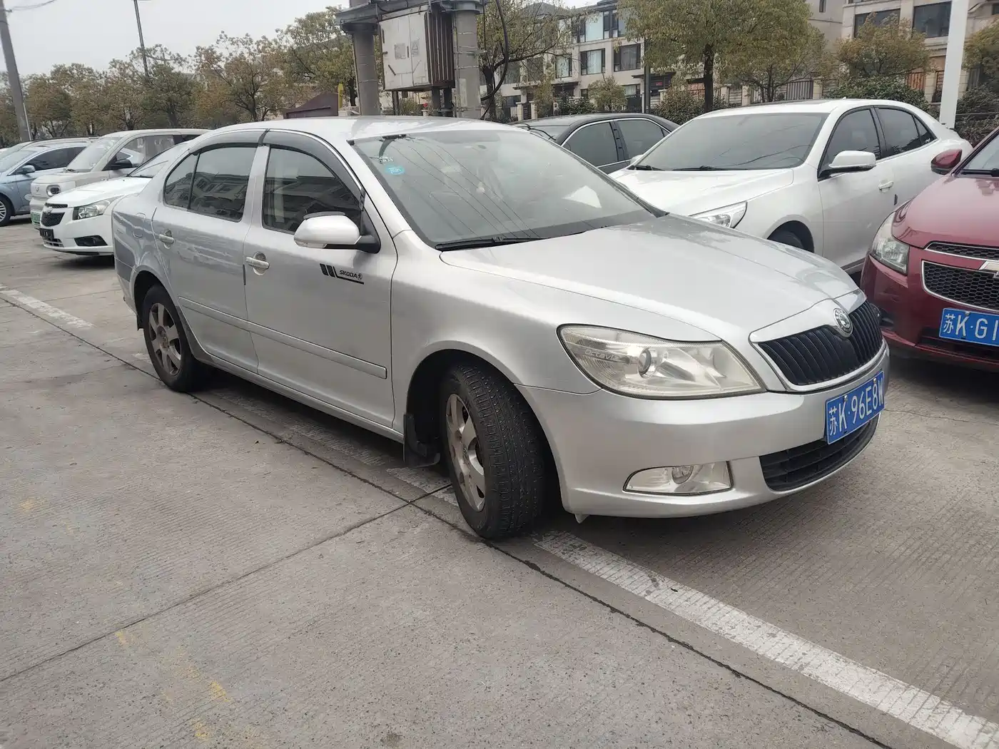 Škoda Octavia 2010 1.6L Auto Comfort фото 2