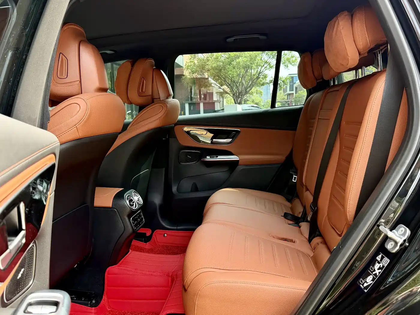 MERCEDES-BENZ GLC