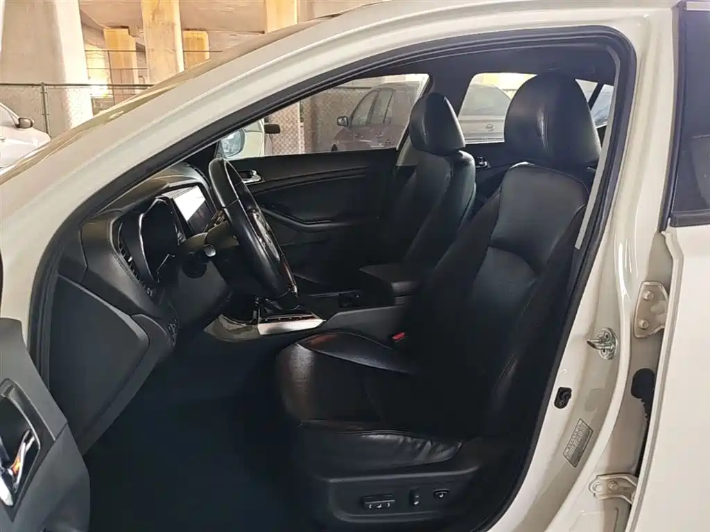 Kia K5 2014 2.0L Automatic LUXURY фото 15