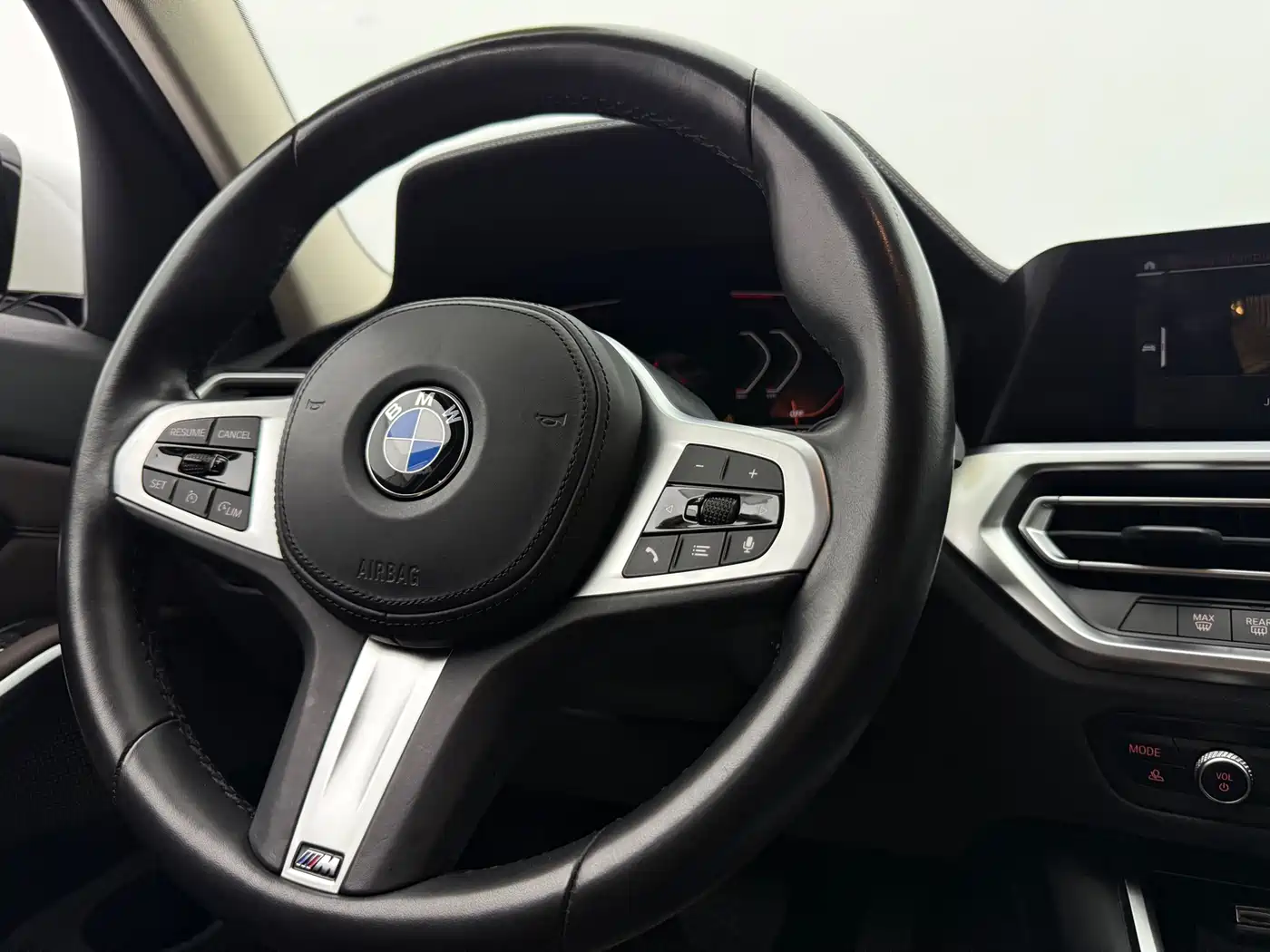 BMW 3 Series 2021 320Li M Sport Package фото 12